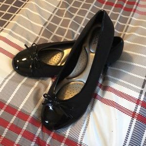 Never worn plain black flats